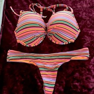 Victoria secrets thing bikini never worn . Bought it and didn’t like it .